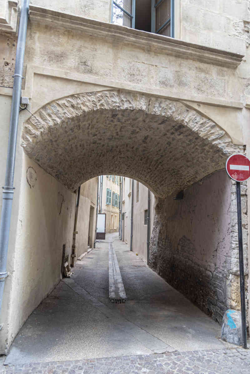 Francia - Nimes 044.jpg